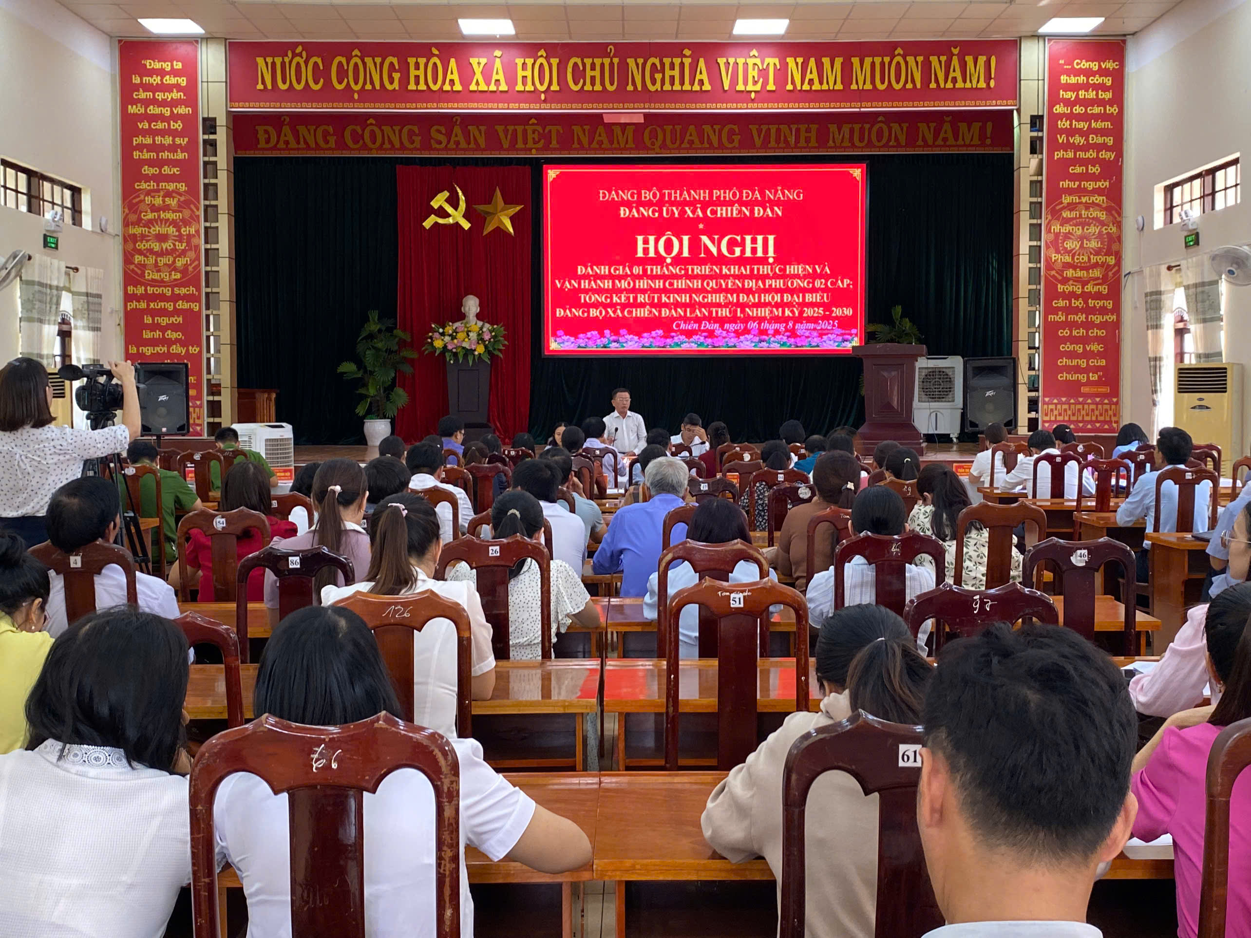 Toàn cảnh Hội nghị Toàn cảnh Hội nghị